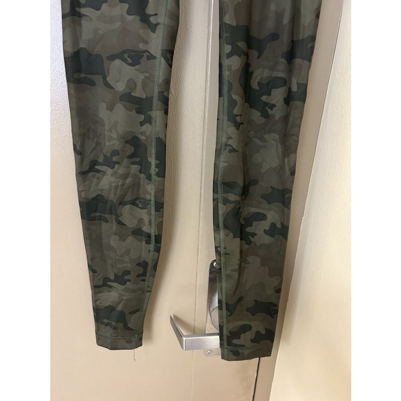 Lululemon Camouflage Leggings Size 4 Black Green Gym Athleisure Sport Worn 1x - Picture 8 of 8